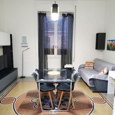 Joivy Elegant 1-Bedroom Flat Near Spianata Castelletto Genua Buitenkant foto